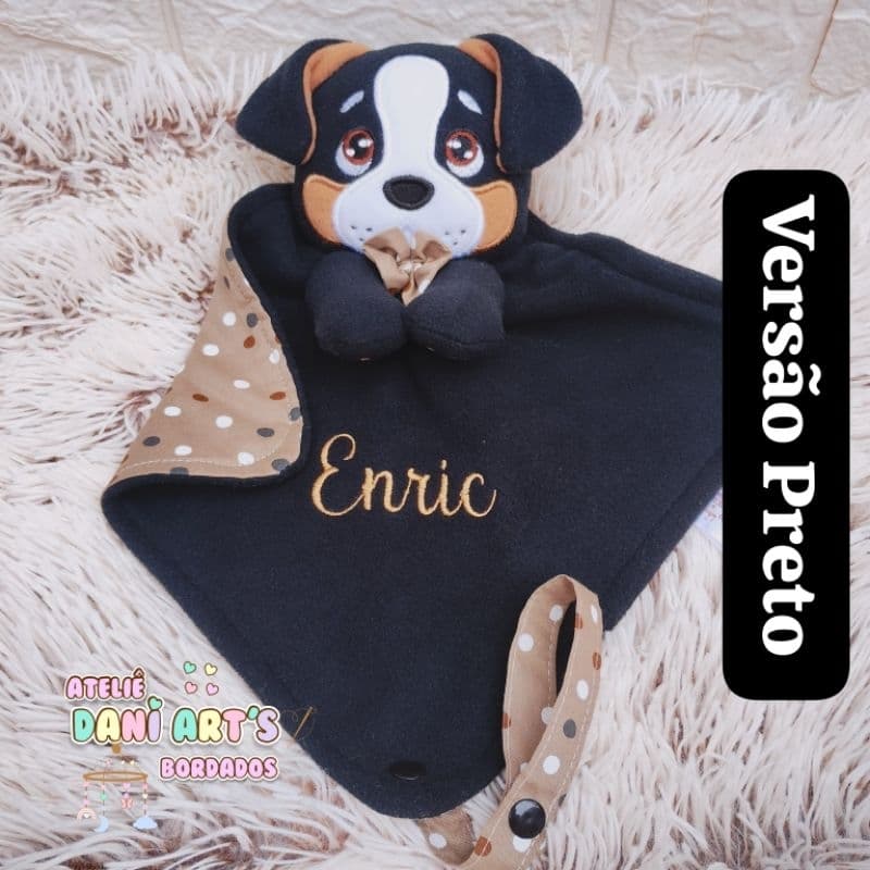 Naninha cachorrinho Brutus personalizado com nome bordado, antialérgico, porta chupeta opcional.