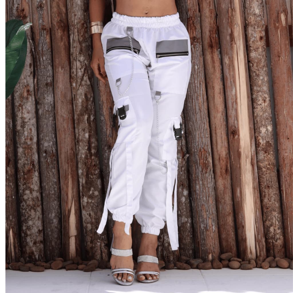 Calça Jogger Feminina Longa com Bolsos Refletivos e Correntes Urbanas