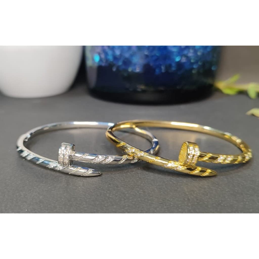 Bracelete Feminino Prego cravejado moda feminina Luxo moda coreana inspiração grifes