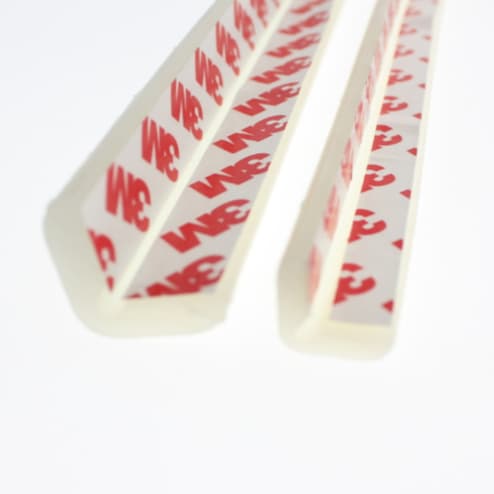Protetor De Quina Especial Em Silicone Para Mesa Armário Bebê e Criança 3 Unidades 2,2 cm Ibimboo