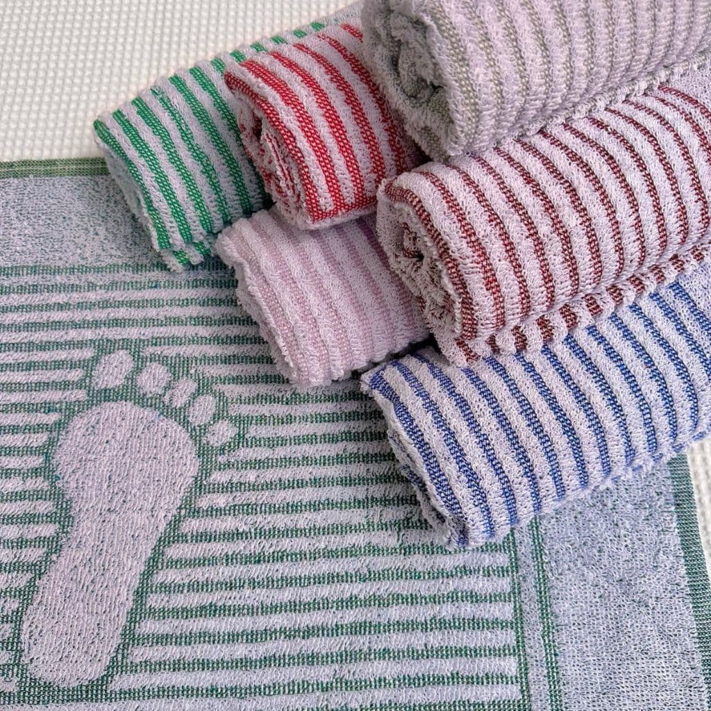 Toalha de Piso Jacquard Pézinho 70cm x 45cm Para Banheiro Toque Macio