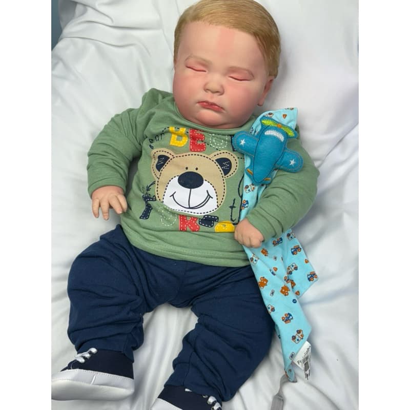 bebê menino gordinho com cabelo