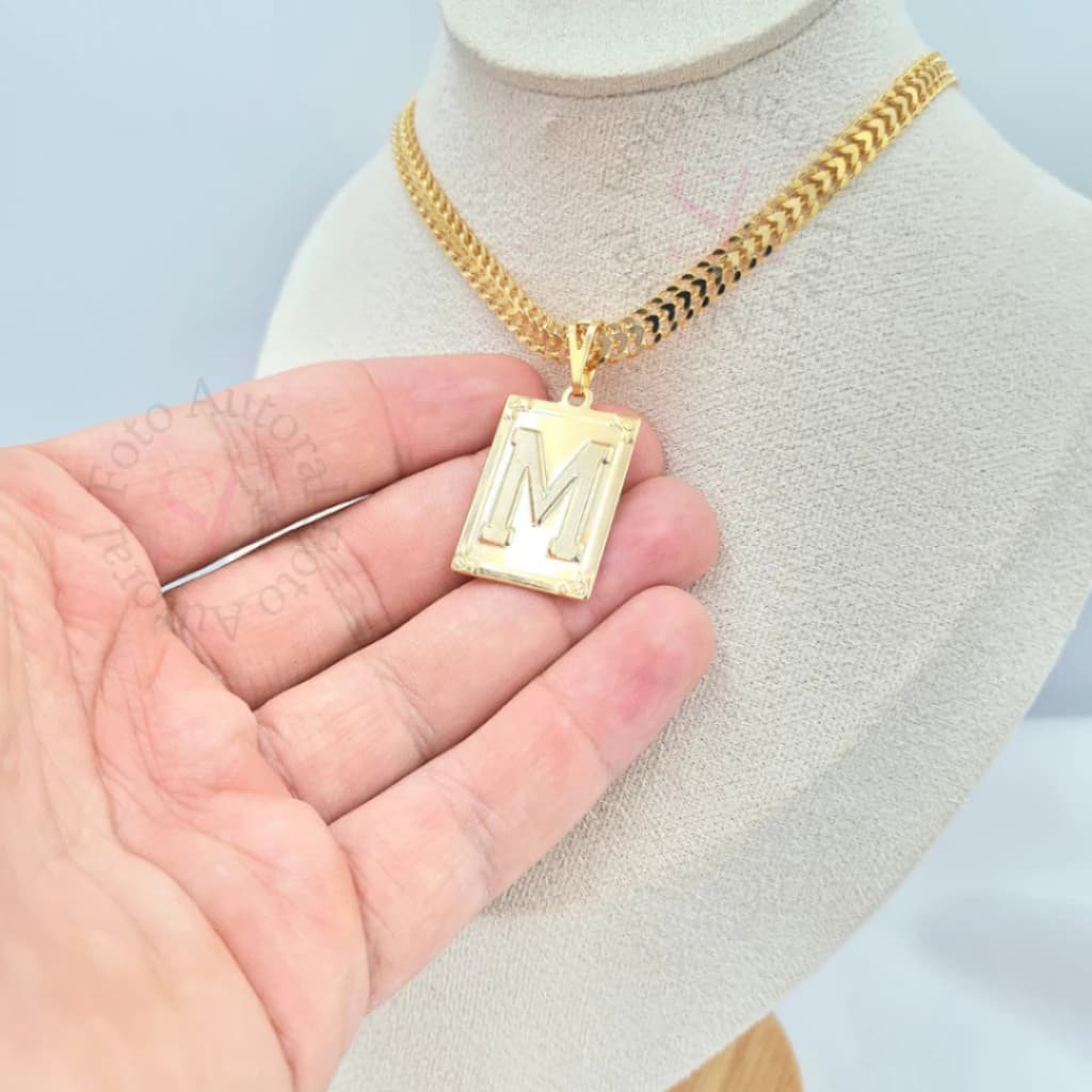 Colar Lacraia Feminino Pingente Inicial de Nome Banho Ouro 18k Cod.C313