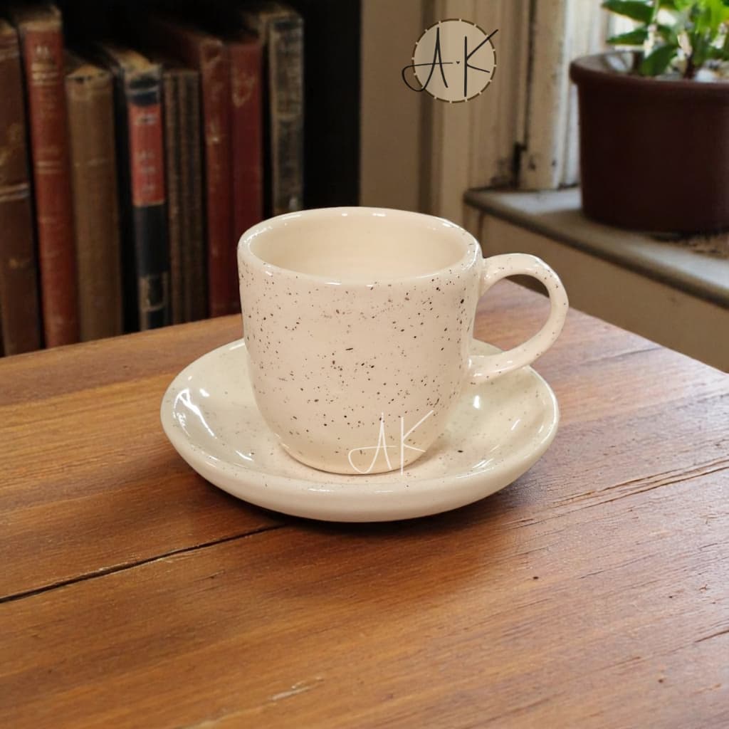 Xícara de Café c/ Pires Linha Chapiscado Cerâmica Pintado à Mão 70ml