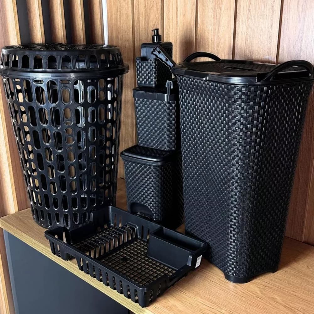 Kit Organização Lavanderia Cozinha Completo cesto de roupa, lixeira 7 e 5L, dispenser rattan e rodo