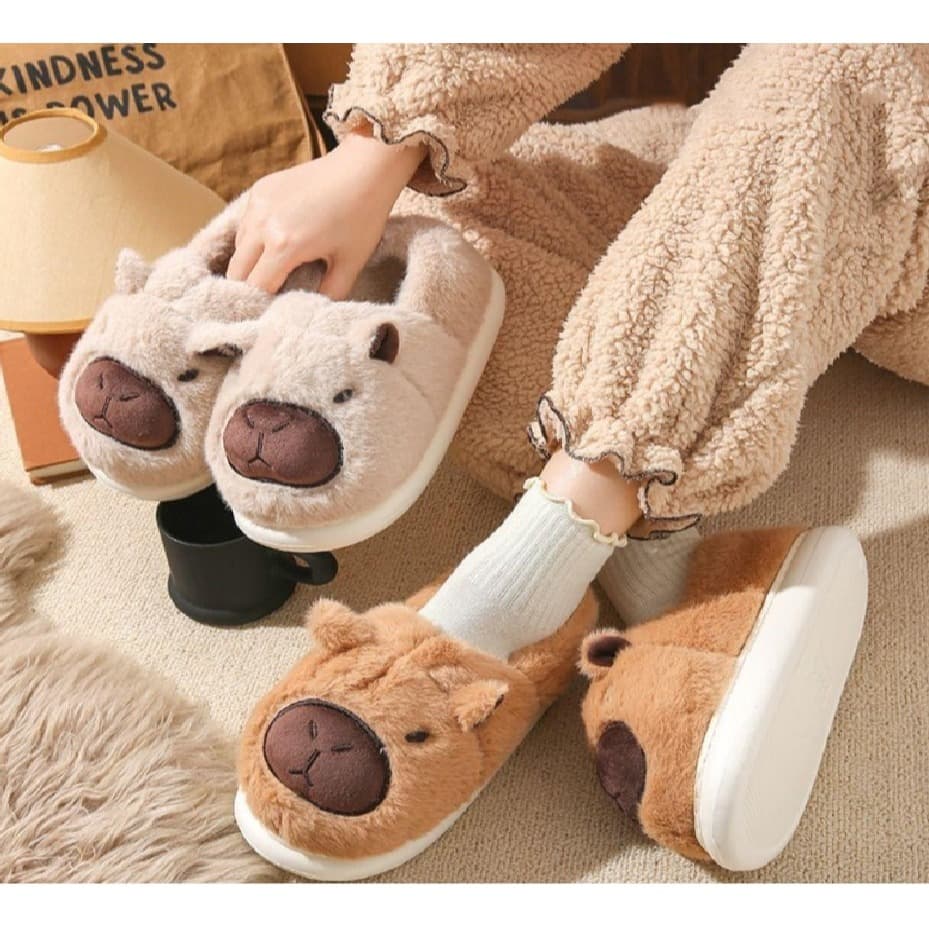 Pantufa Capivara de Pelúcia Quentinho Frio Inverno Infantil