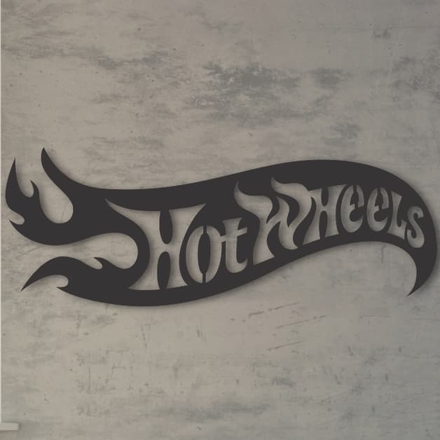 Placa Madeira Decorativa Hot Wheels Logo MDF Com Fita Dupla Face Preto Fosco