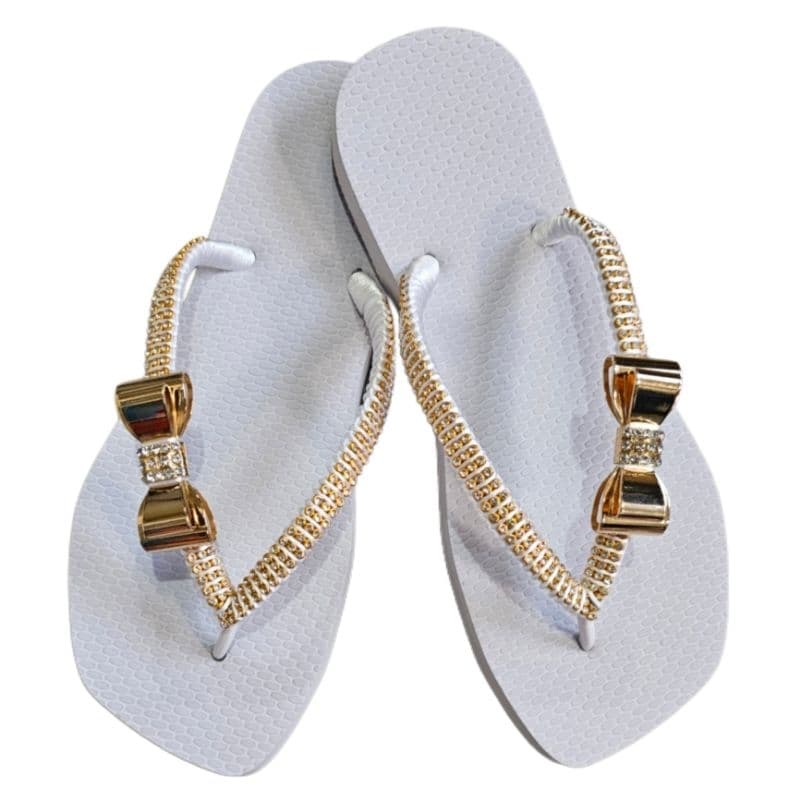 Chinelo customizado com LAÇO METÁLICO DOURADO