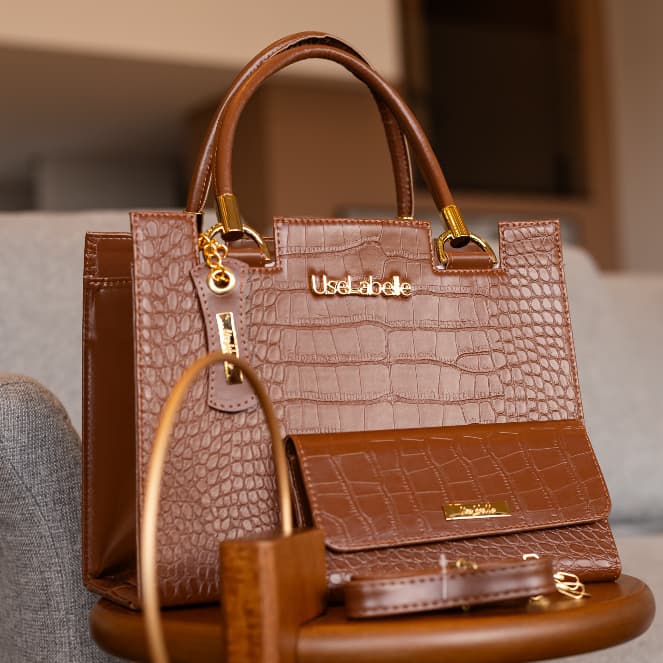 Bolsa Estilosa Moderna Sofisticada Resistente Alta Qualidade com Carteira e Alça Dia das Mães