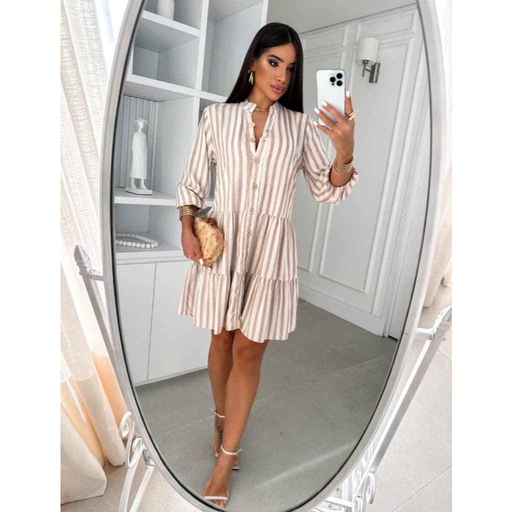 Vestido bata listrado, look casual e elegante, fofo, com botão, bainha com babado, tecido em linho.