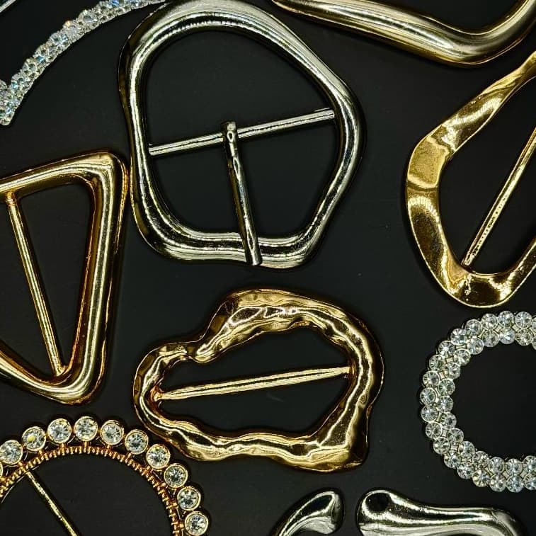 FIVELAS PASSANTES ORGANICOS STRASS METAL PARA CINTO ROUPA BIQUINI MODA GERAL