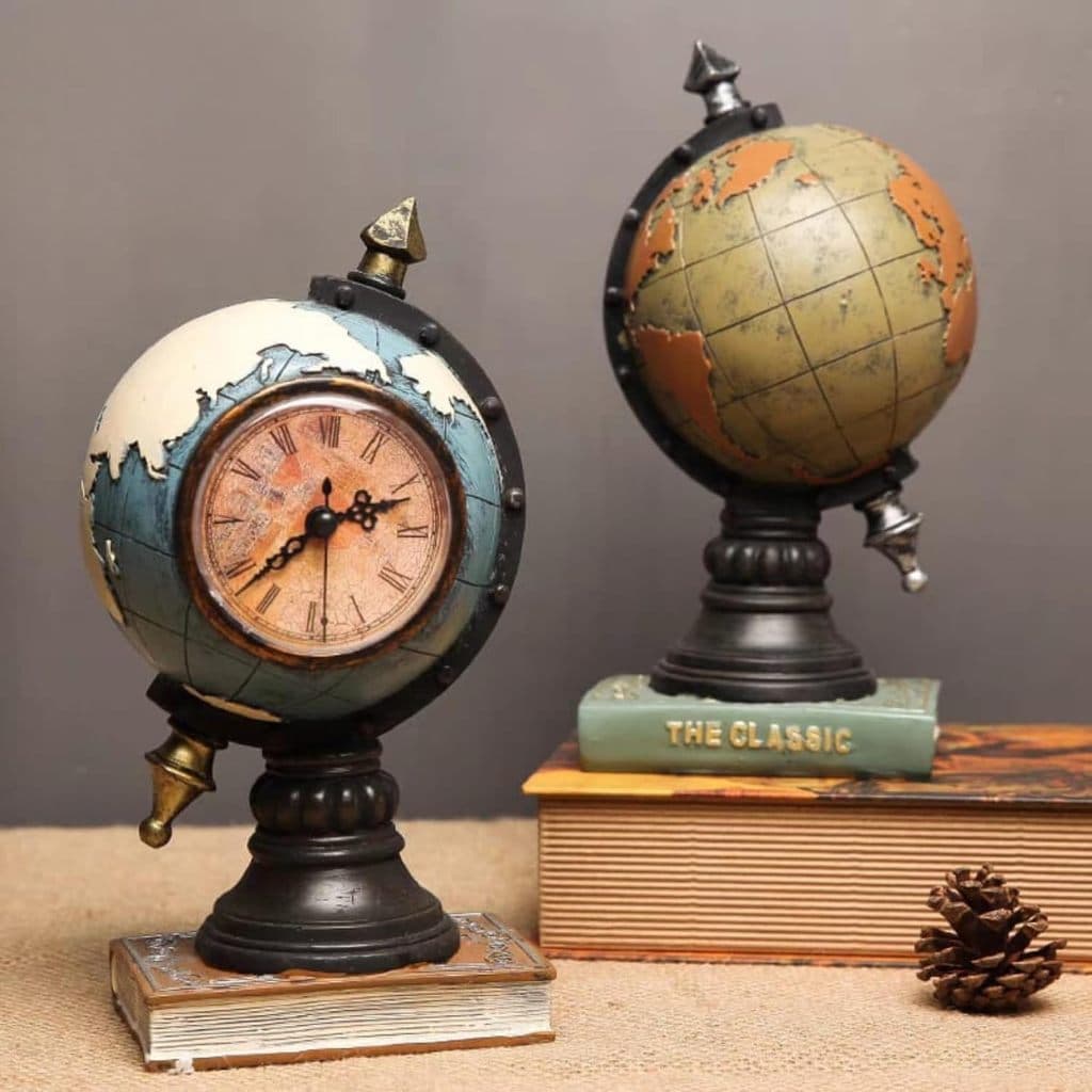Globo Terrestre Político Decorativo de Resina com Relógio Numeros Romanos Decoração Mesa Escritório