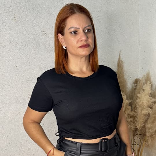 Blusinha Canelada com Amarração – Conforto e Estilo que Valorizam Seu Corpo