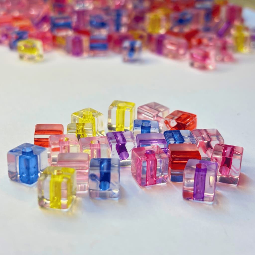 Miçanga Quadrada Cubo Acrilico 8mm Mix de Cores 50g Artesanato Bolsas Pulseiras