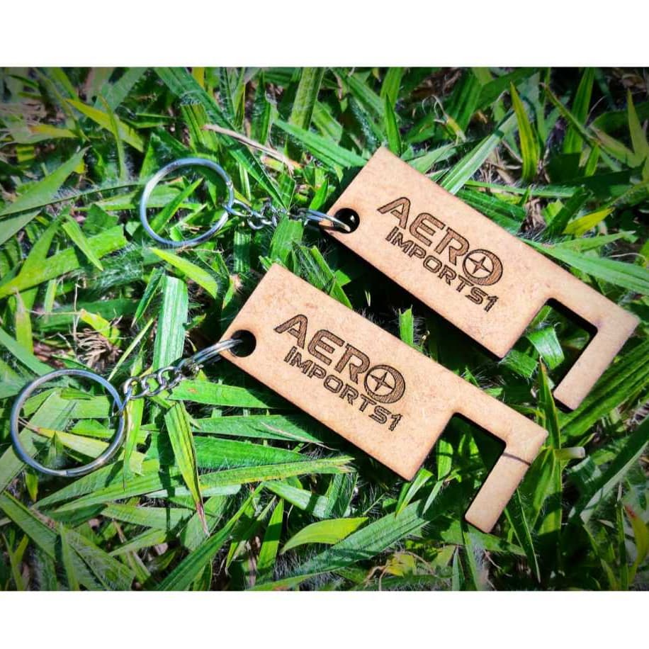 100 Chaveiro em MDF, Suporte celular, Gravação a laser Personalizado- BRINDE CORPORATIVO-PROMOCIONAL