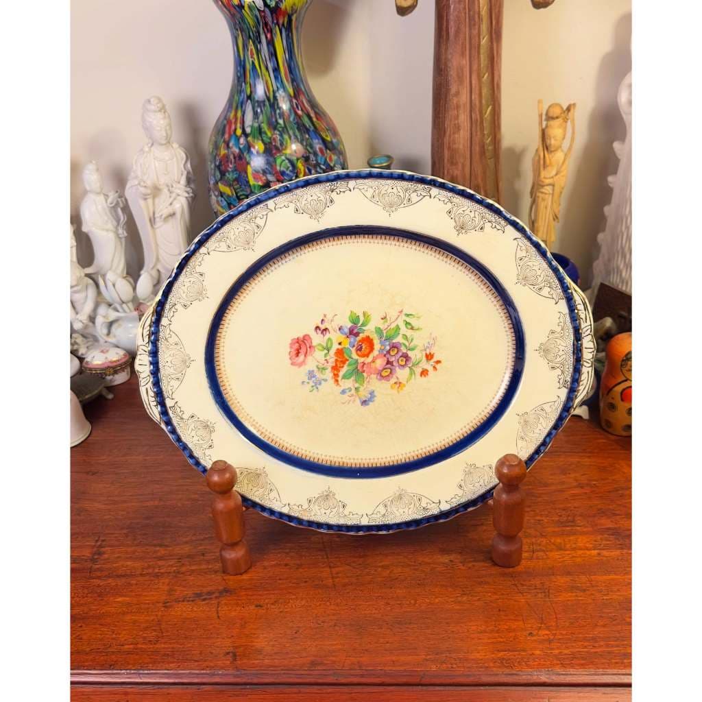 Travessa em antiga porcelana inglesa.
