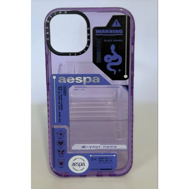 Capa para iPhone 13/14 – Casetify aespa (Black Mamba Edition)