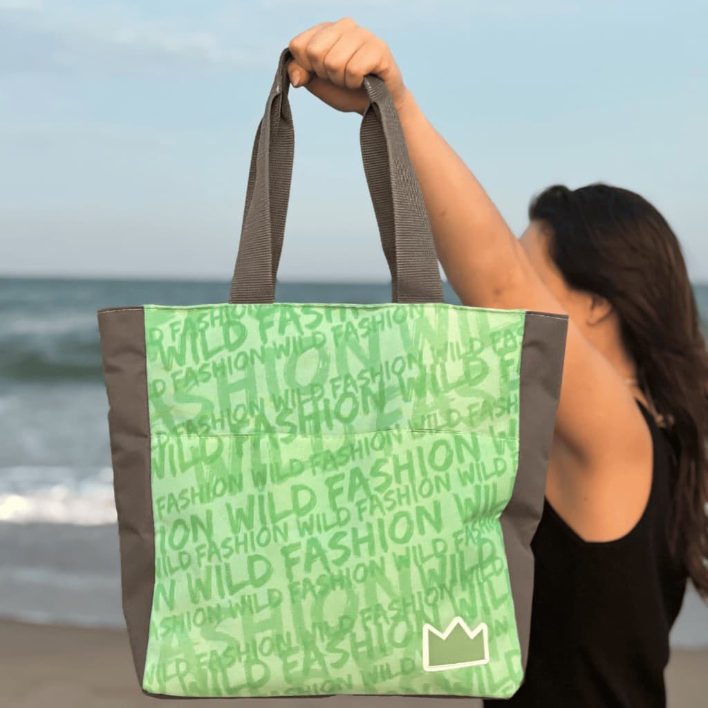 Bolsa Verde Claro Estampa Tigre Azul / Moderna, Espaçosa e Marcante / Ideal para o Dia a Dia!