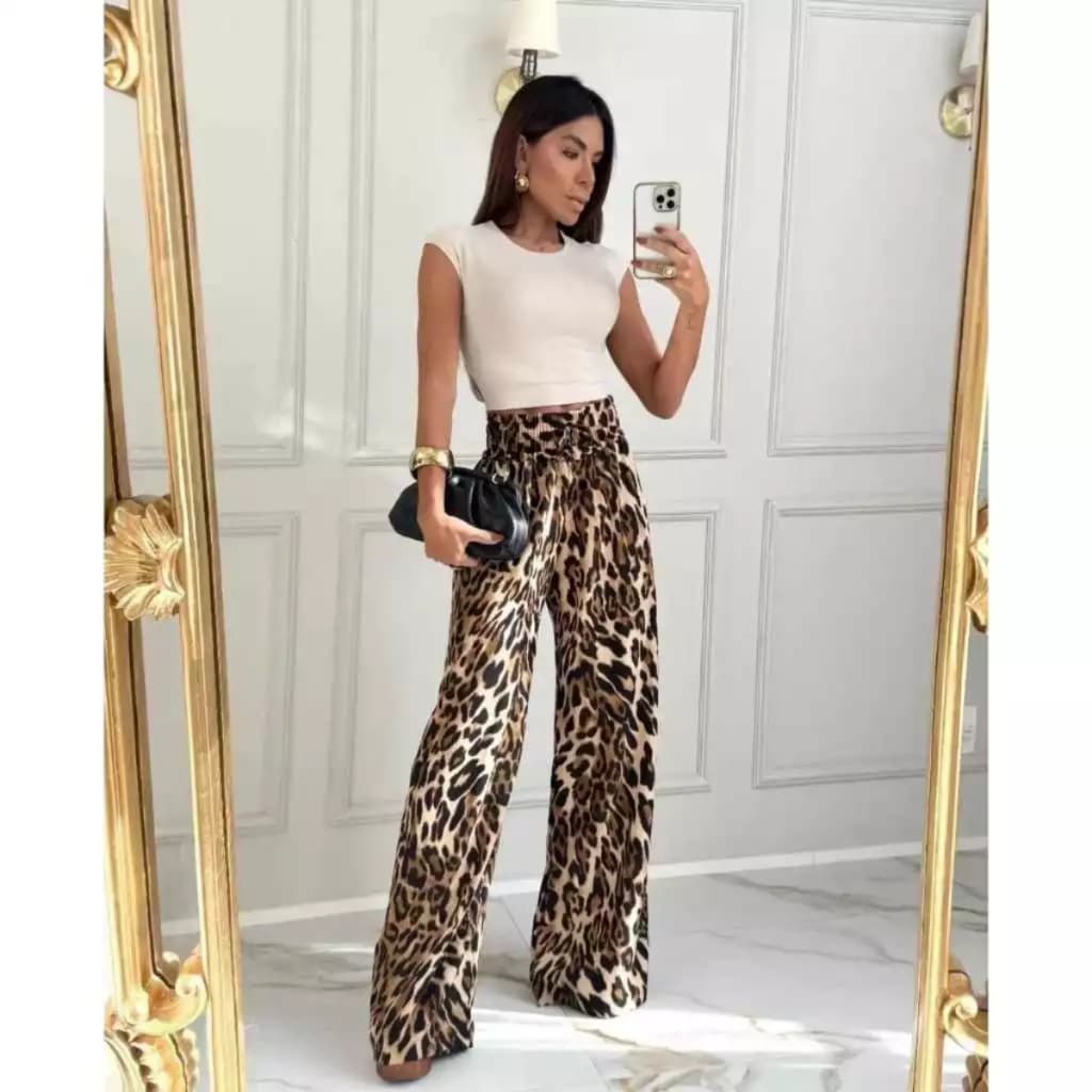 Calça Pantalona Feminina Estampada Onça Com Elástico Largo na Cintura Alta Colorida Moda Chique