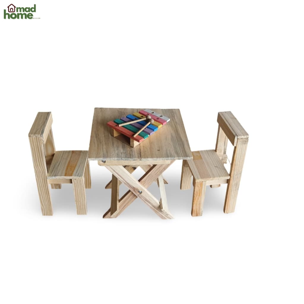 Mesa Infantil Madeira Maciça Crua com 2 Cadeiras  Ideal para Pintura e Personalização