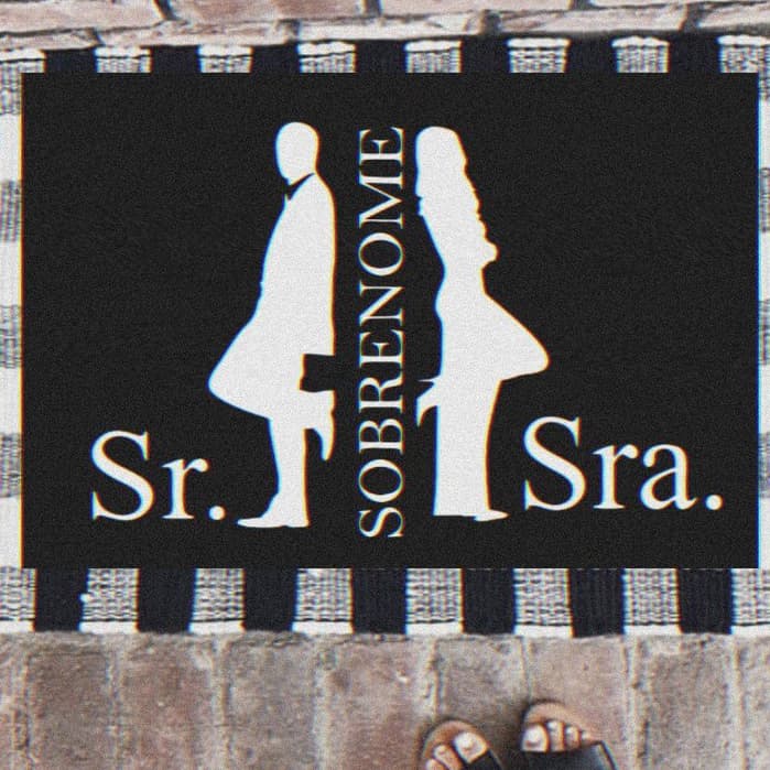 tapete capacho personalizado para porta de entrada - Sr e Sra Smith (seu sobrenome)