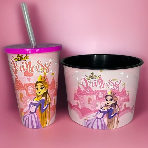 KIT PIPOQUEIRA 1.5L + COPO 550 ML PRINCESS - CINEMA LEMBRANCINHA PRESENTES