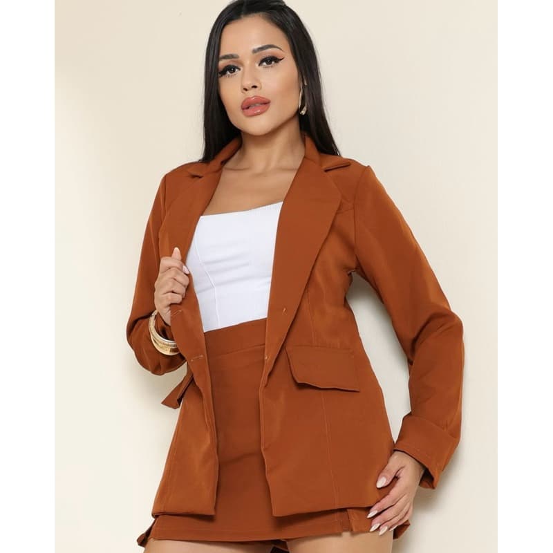 Conjunto Blazer e saia short moda social elegante gringa estilosa