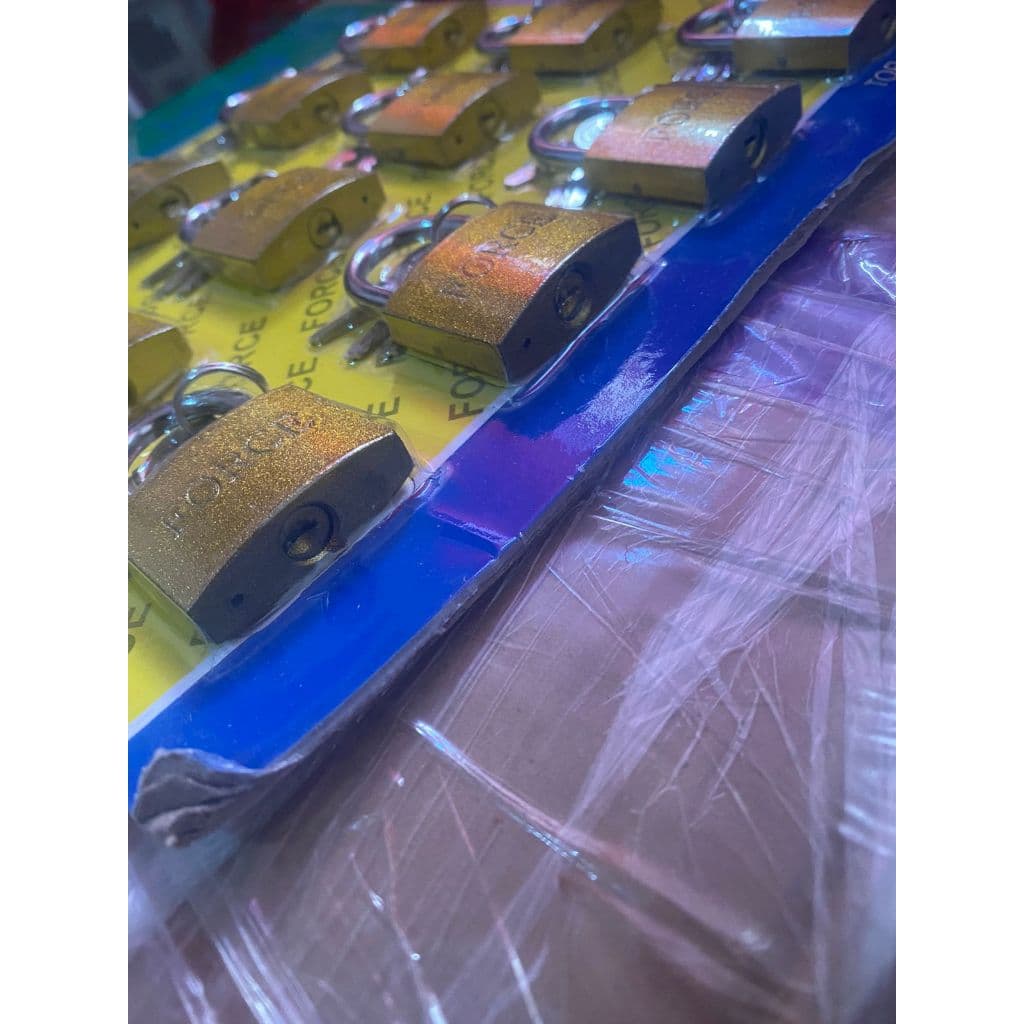 12 Cadeados 40MM na Cartela