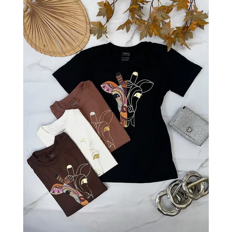 T-Shirt Blusa Babylook Feminina Girafa Metalizada Estilosa