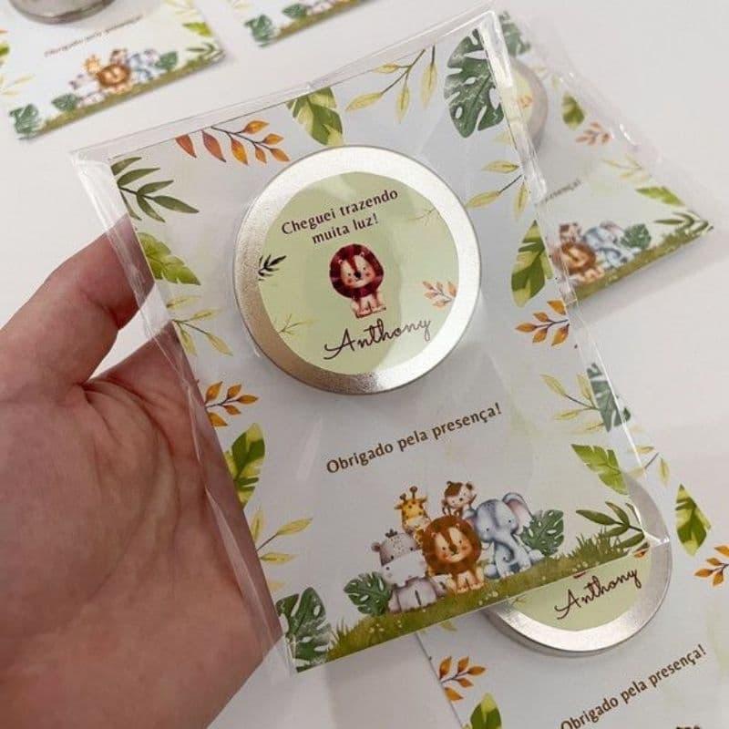 lembrancinha vela aromatica latinha com TAG, lembrancinha de aniversário, vela na latinha, vela perfumada