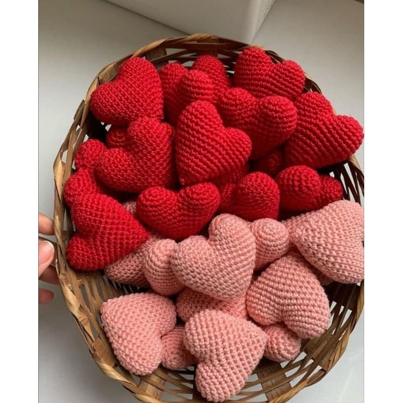 05/10/15 PEÇAS - Chaveiro de Corações em Amigurumi