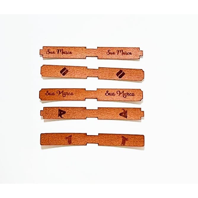 Puxadores em couro sintético com sua marca - 0,7x6cm - Detalhe com Estilo