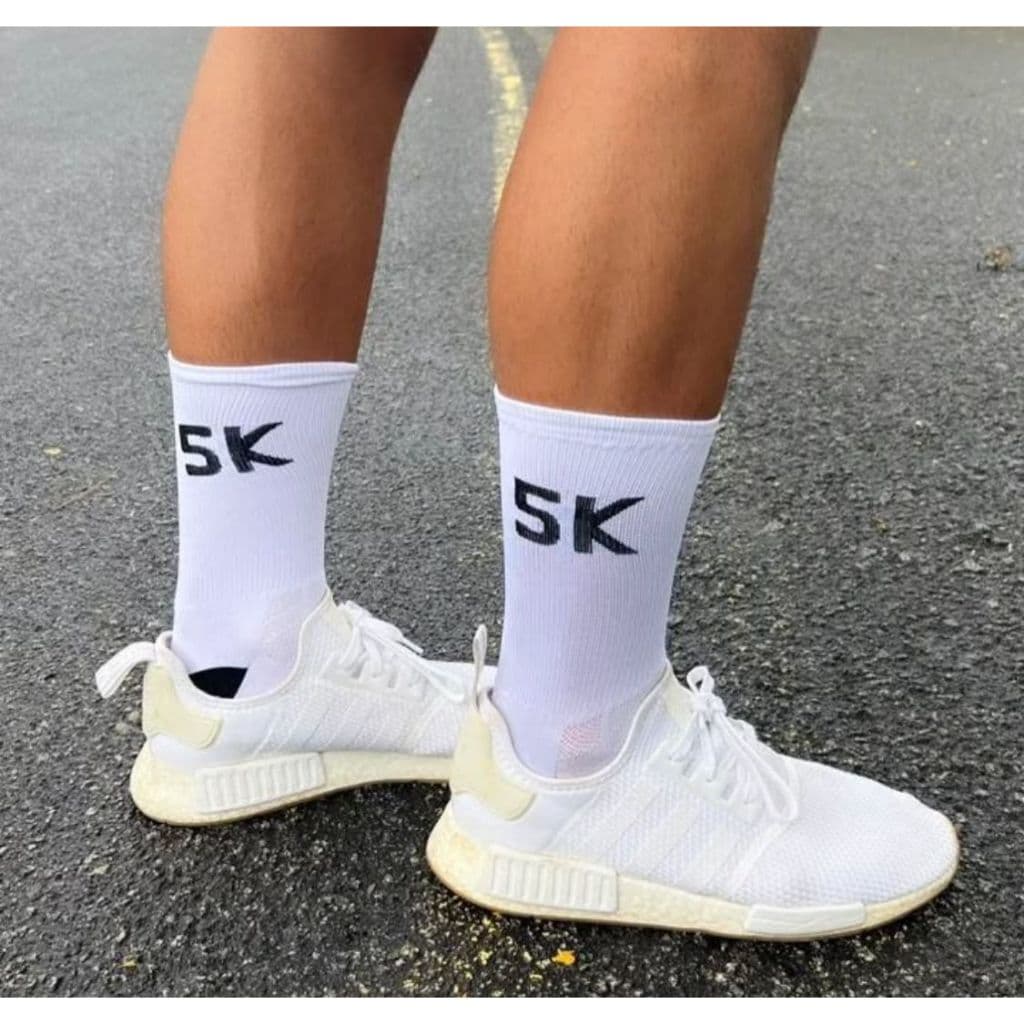 Kit com 2 Meias Esportivas T-Socks em poliamida – KM da Sua Meta | Corrida, Bike, Crossfit