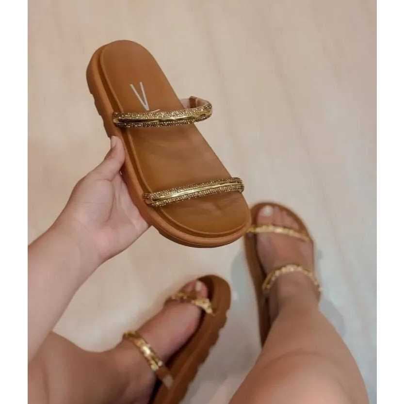 Papete Vizzano com Detalhe Dourado e Strass – Brilho e Conforto em Cada Passo