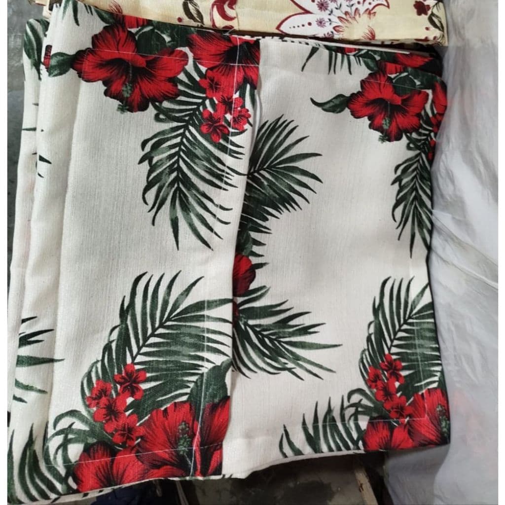 KIT 5 ALMOFADAS DECORATIVAS COM ENCHIMENTO DE ESPUMA VÁRIAS ESTAMPAS