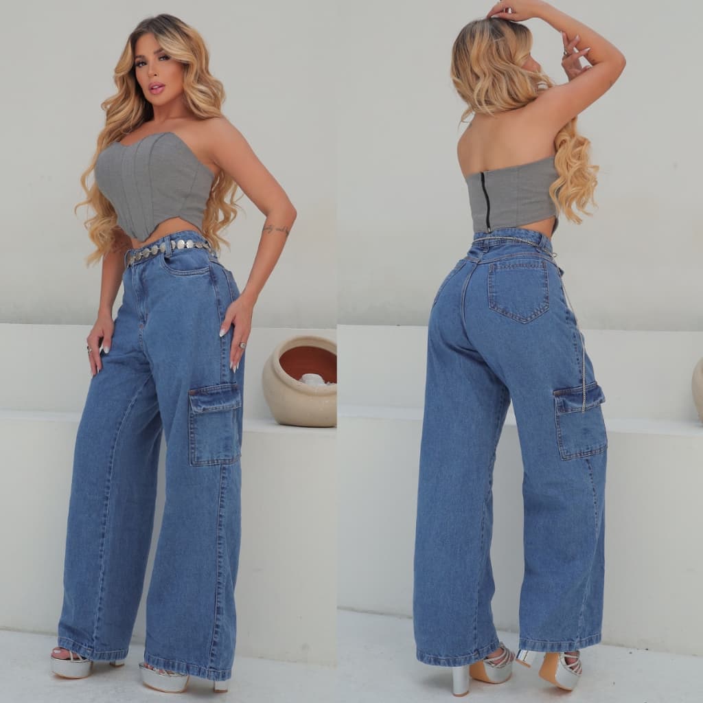 Calça Jeans Feminina Wide Leg com Bolsos Utilitários
