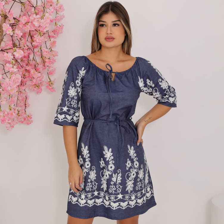 Vestido Feminino Jeans Manga 3/4 com Barrado e Manga Rendada Decote Canoa Blogueira
