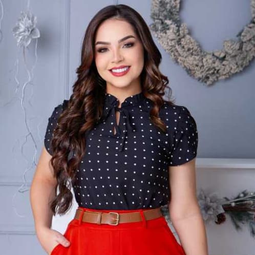 Blusa Feminina em Crepe Seda com Poás