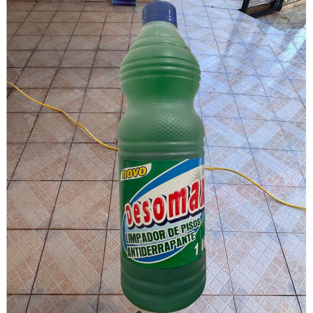 Limpeza Pesada Limpador de Pisos Antiderrapante 1 litro piso rústico Desencarde Piso
