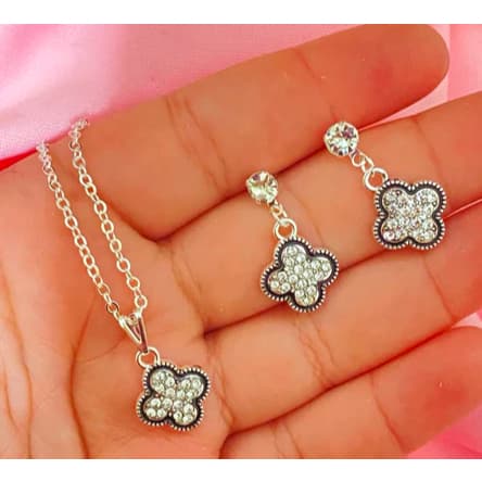 Conjunto Colar Trevo e Brincos Prata ou Dourado Inspiração Virgniiiiiia - LAR