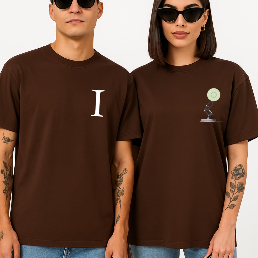 Kit 2 Camisetas Casal Lâmpada e Letra "I" Oversized Preta e Branca 100% Algodão