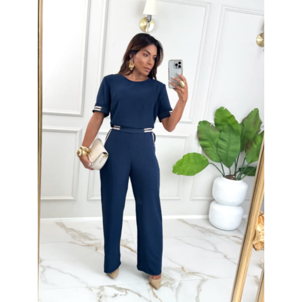 Conjunto Feminino Blusa com Detalhe em Listras e Calça Comprida em Tecido Duna com Forro