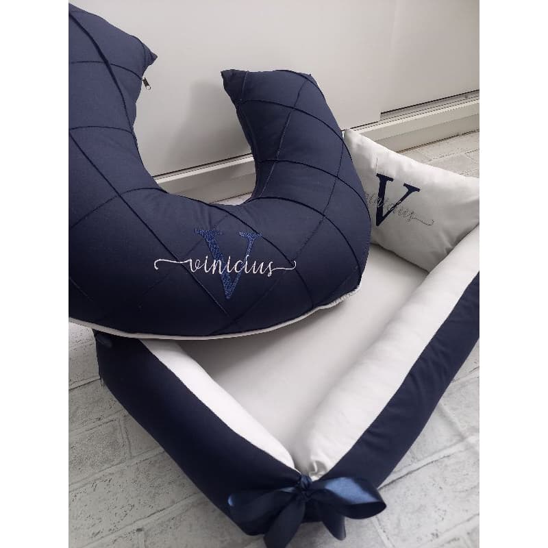 kit Ninho Bebe e Almofada Amamentação Personalizado com Bordado - Azul Marinho e Cinza