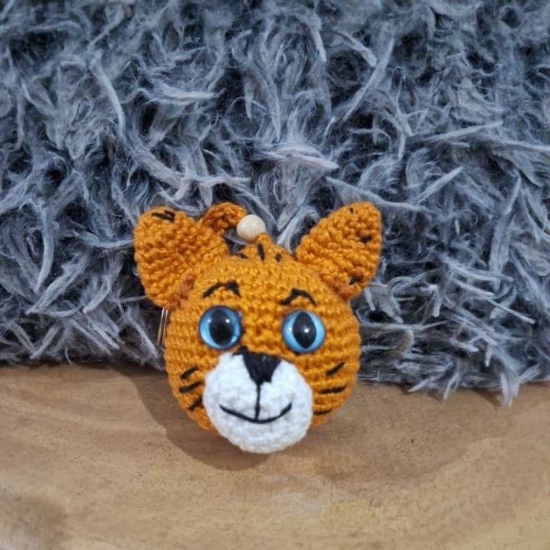 Chaveiro brinquedo decoração Tigre Bola mini crochê amigurumi mimo presente