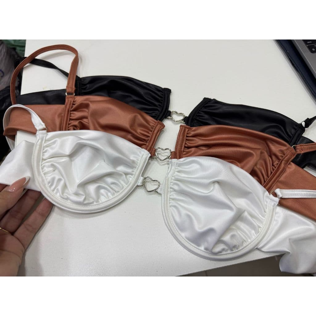 Cropped Thalia em Cirrê Acetinado com Aro de sustentação e  alça top coração