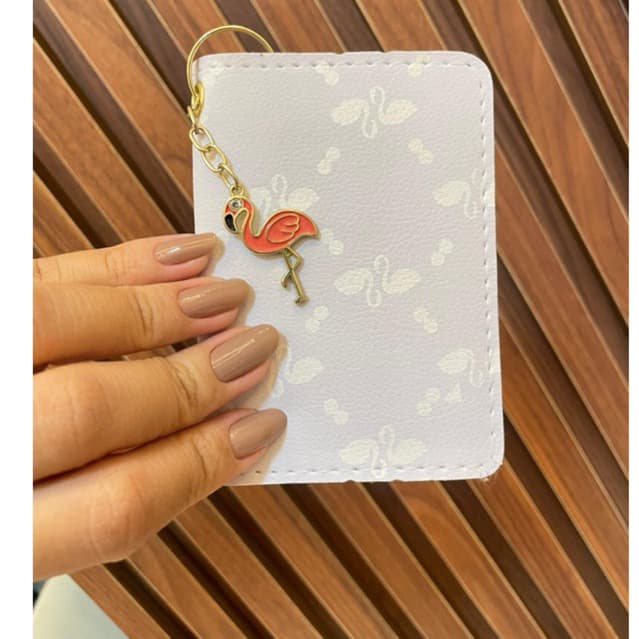 Carteira Feminina com 6 Porta-Cartões e Chaveiro Integrado