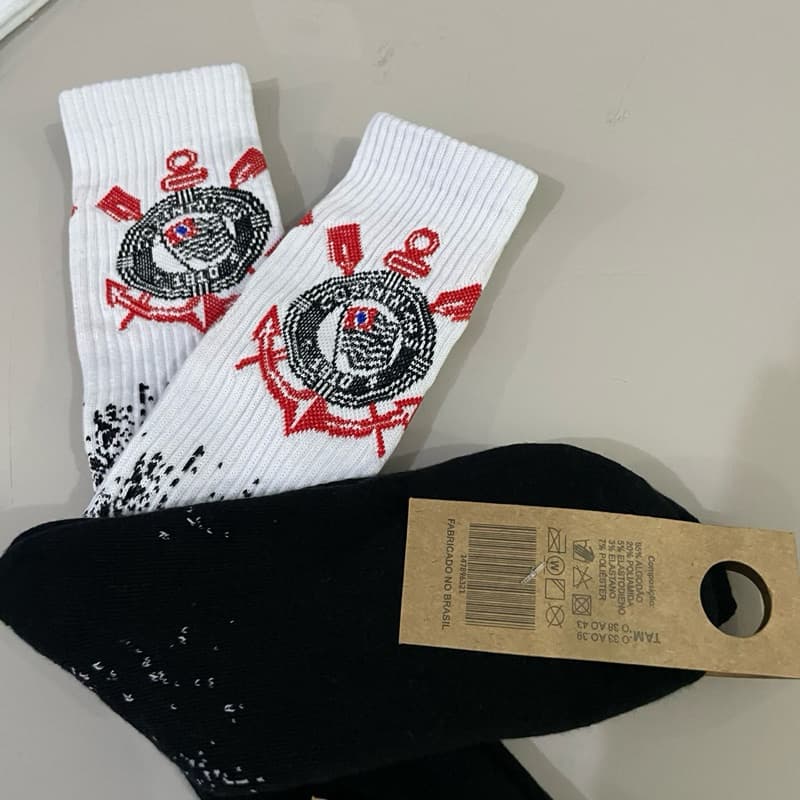 Meião confortável e quentinho do Corinthians/ Modelo branco e preto (Não temos CP neste anúncio)