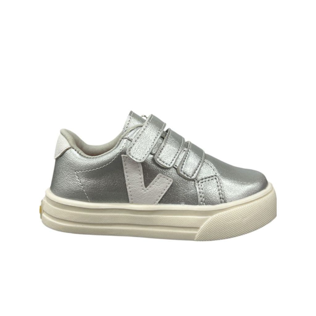 Tênis Infantil Feminino Prateado com Velcro – Brilho, Conforto e Praticidade