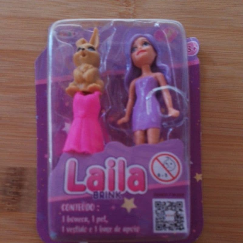 boneca Laila com coelho