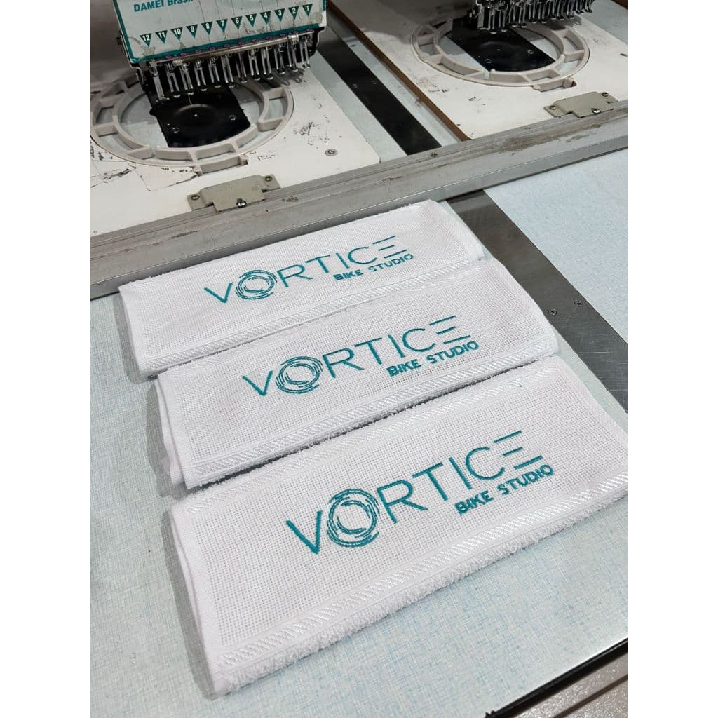 Kit 10 Toalhas Bordadas Personalizadas Com Sua Logo + Nome